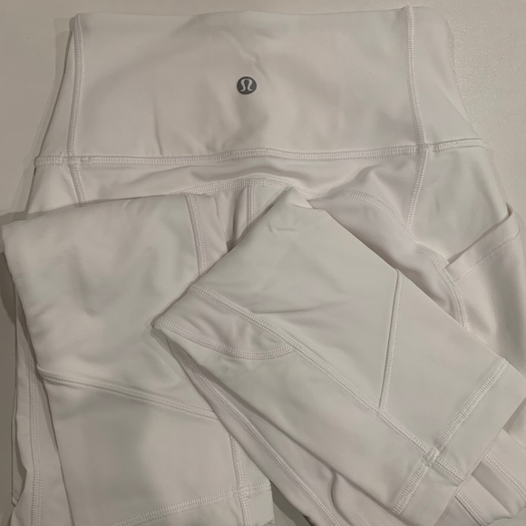 Lululemon cropped leggings - Picture 1 of 4